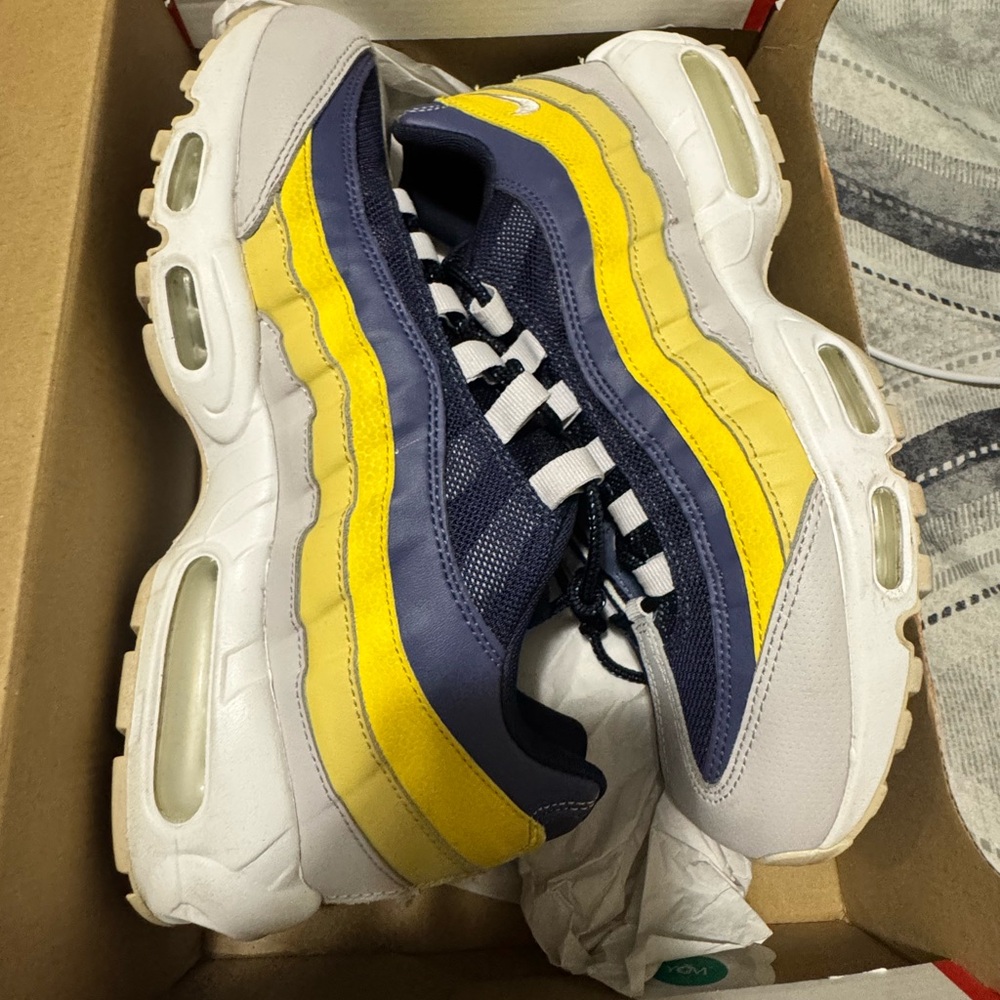 Nike Men’s Air Max 95 Yellow and Blue Sneakers